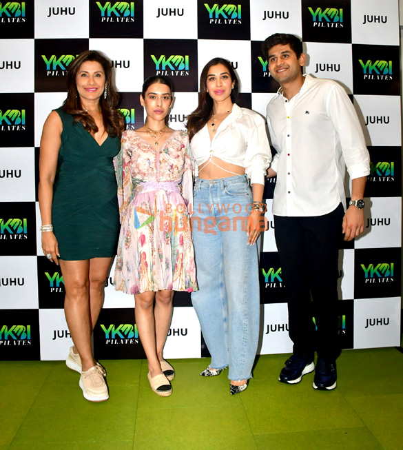 photos helen alvira khan agnihotri and others attend the launch of yasmin karachiwalas new studio in juhu 7