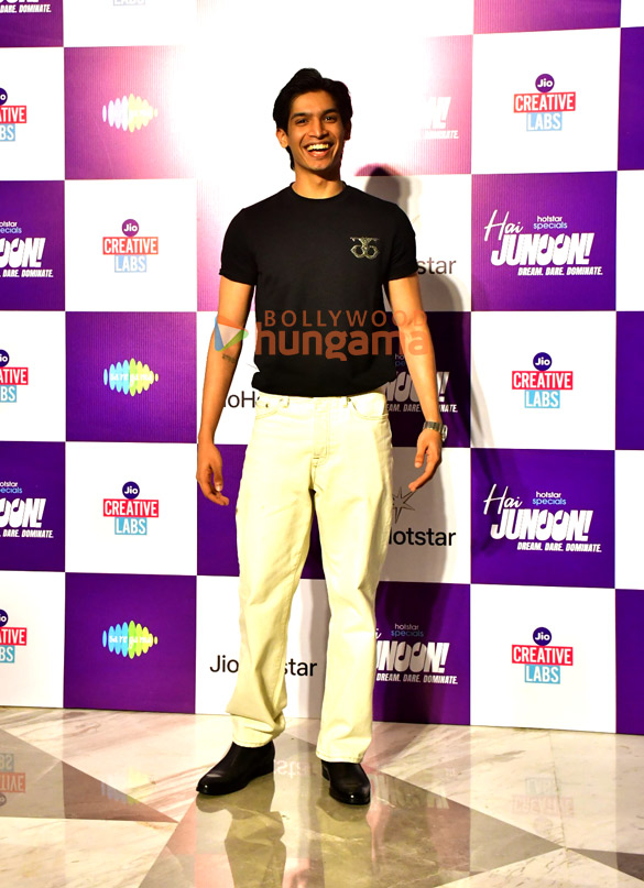 photos jacqueline fernandez neil nitin mukesh sonu nigam boman irani and others grace the musical night of hai junoon 9