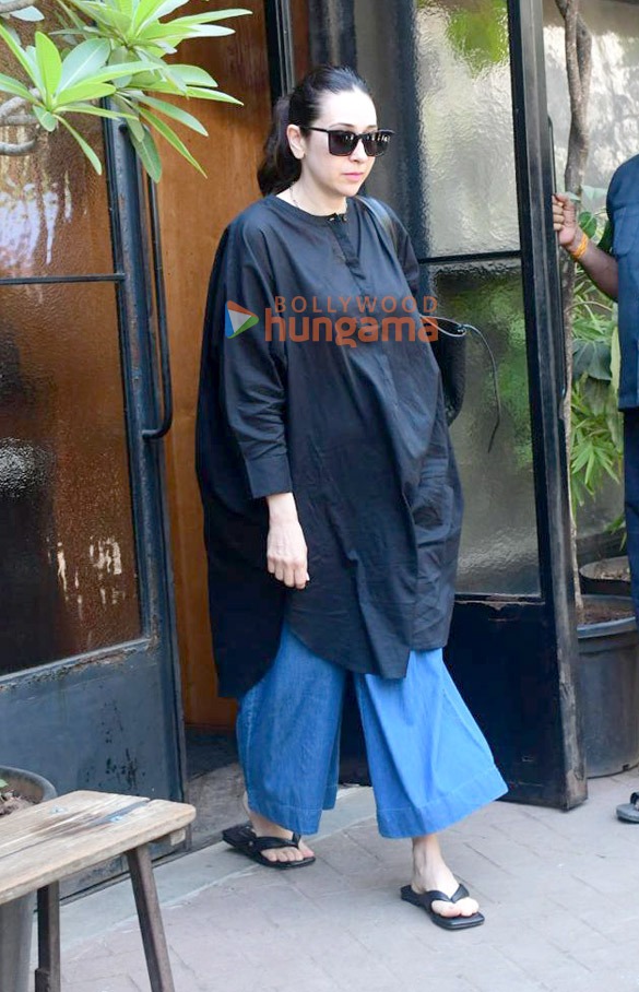 photos karisma kapoor snapped outside a restaurant in bandra