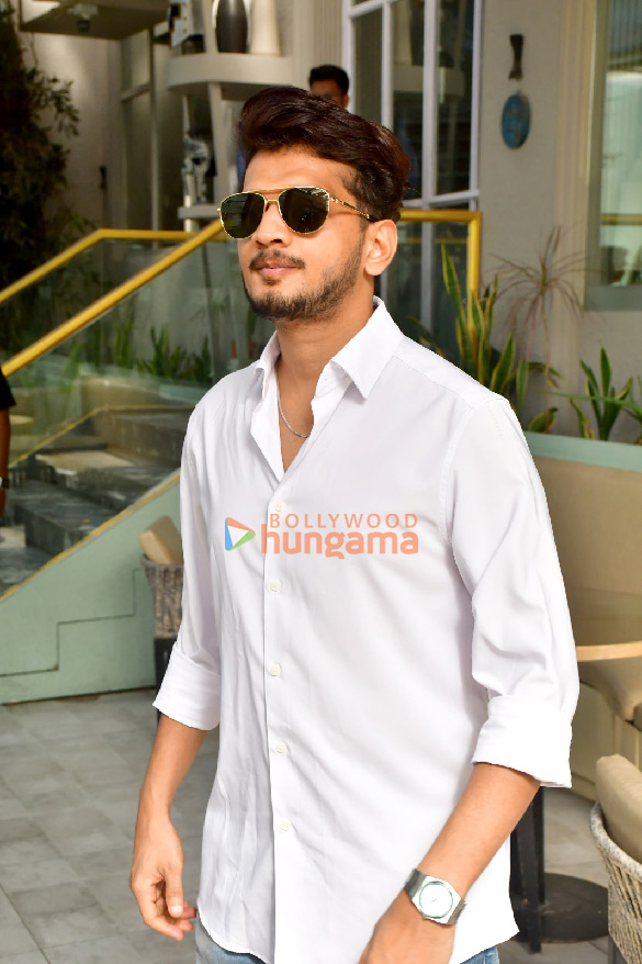 Photos: Munawar Faruqui snapped in Andheri Photos: Munawar Faruqui snapped in Andheri