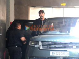 Photos: Ranbir Kapoor spotted in Bandra