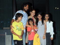 Photos: Riteish Deshmukh and Genelia Deshmukh snapped in Town