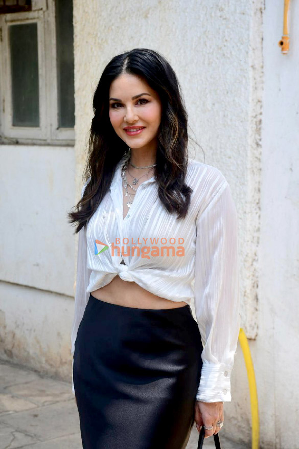 photos sunny leone snapped at whoppl studios in santacruz 1