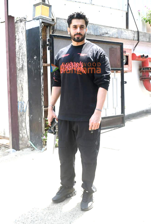 photos sunny singh nijjar snapped in bandra 3