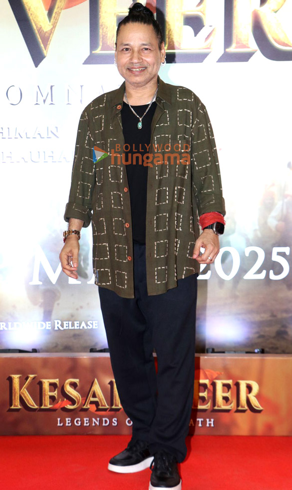 photos tiger shroff suniel shetty and others grace the special screening of kesari veer 1 2