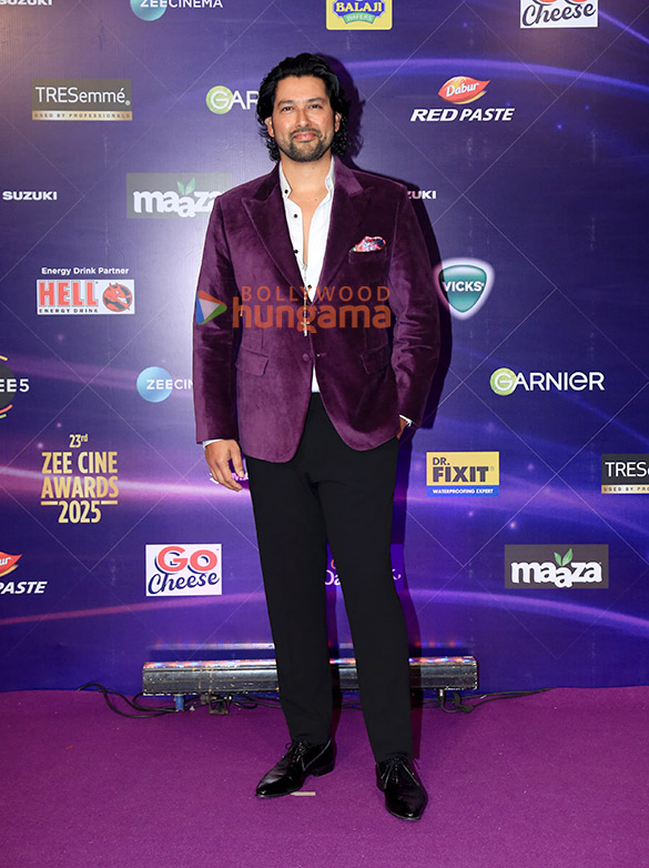 photos vikrant massey aparshakti khurana and others grace the zee cine awards 2025 23