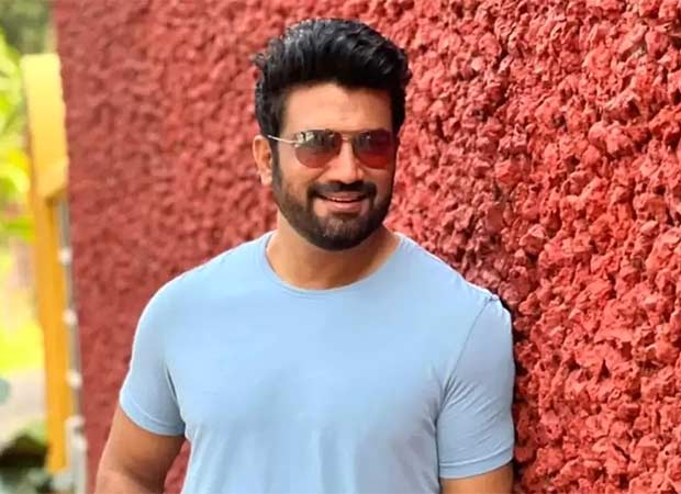 Waves 2025: Sharad Kelkar sets the stage ablaze with electrifying opening act