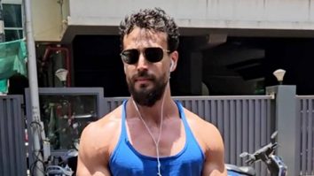 Those muscles! Tiger Shroff looks the hottest in this blue tee