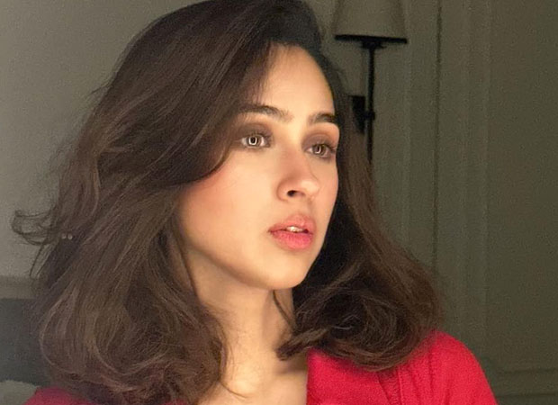Pashmina Roshan sparks speculation with new look, is a new film on the way? : Bollywood News – Bollywood Hungama