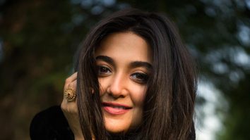 Monali Thakur honours late parents with soulful tribute on World Music Day