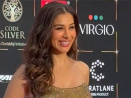 Glamorous Sophie Chaudry in a gold shimmer dress for Bollywood Hungama’s Style Icon Awards