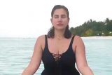 New mommy’s water yoga! Sonnalli Seygall