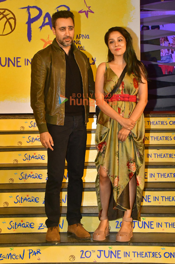 photos aamir khan salman khan tiger shroff genelia deshmukh vicky kaushal and others grace the premiere of sitaare zameen par 15