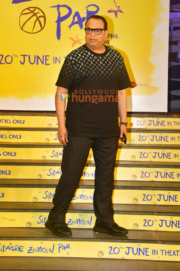 photos aamir khan tiger shroff and others grace the premiere of sitaare zameen par 1043 6