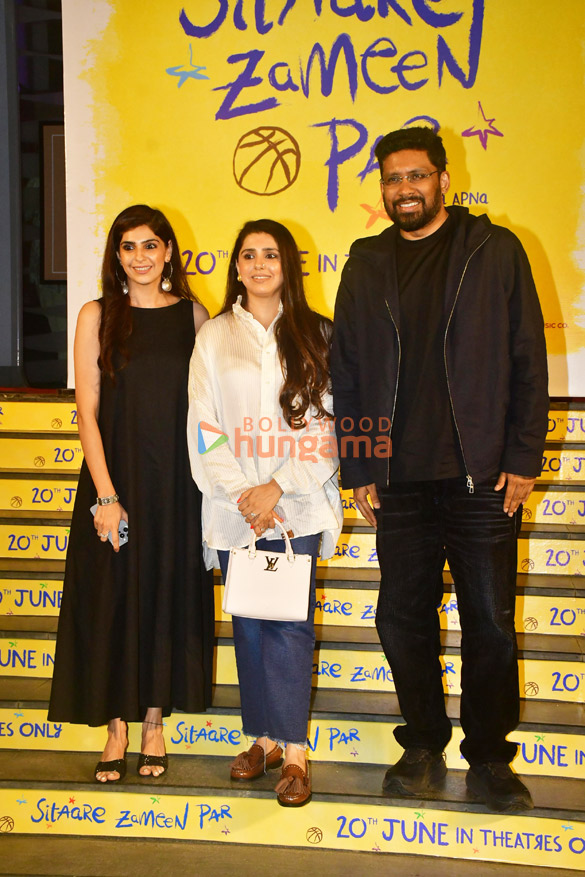 photos aamir khan tiger shroff and others grace the premiere of sitaare zameen par 1043 7