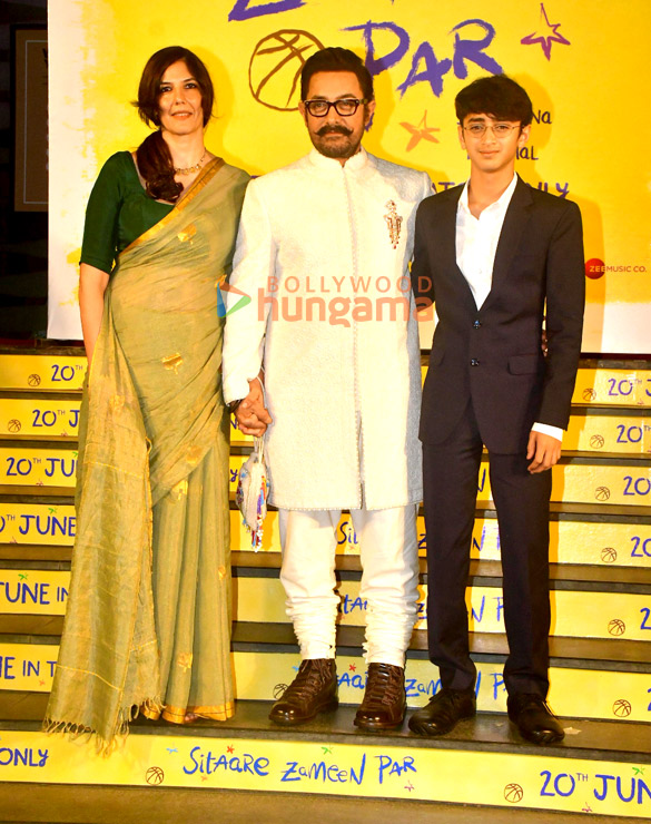 photos aamir khan tiger shroff and others grace the premiere of sitaare zameen par 21