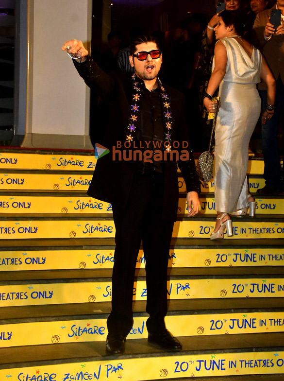photos aamir khan tiger shroff and others grace the premiere of sitaare zameen par 8