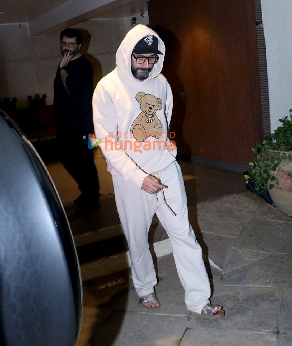 photos abhishek bachchan snapped in juhu 1 2