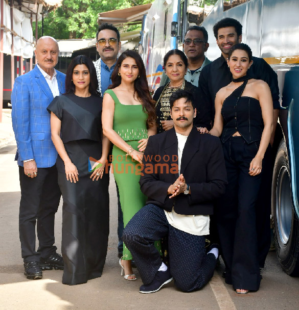 Photos: Aditya Roy Kapur, Sara Ali Khan, Ali Fazal, Fatima Sana Shaikh and others snapped promoting Metro… In Dino on the sets of The Kapil Sharma Show Photos: Aditya Roy Kapur, Sara Ali Khan, Ali Fazal, Fatima Sana Shaikh and others snapped promoting Metro… In Dino on the sets of The Kapil Sharma Show