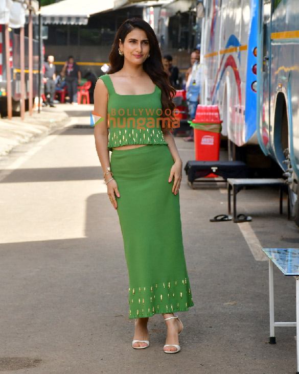 photos aditya roy kapur sara ali khan ali fazal fatima sana shaikh and others snapped promoting metro in dino on the sets of the kapil sharma show 5