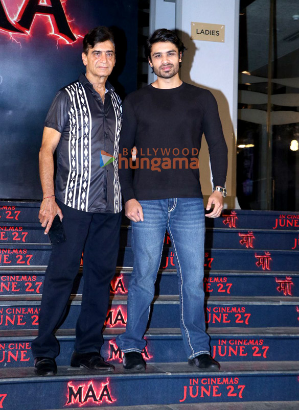photos ajay devgn rohit shetty kajol and others grace the premiere of maa 6