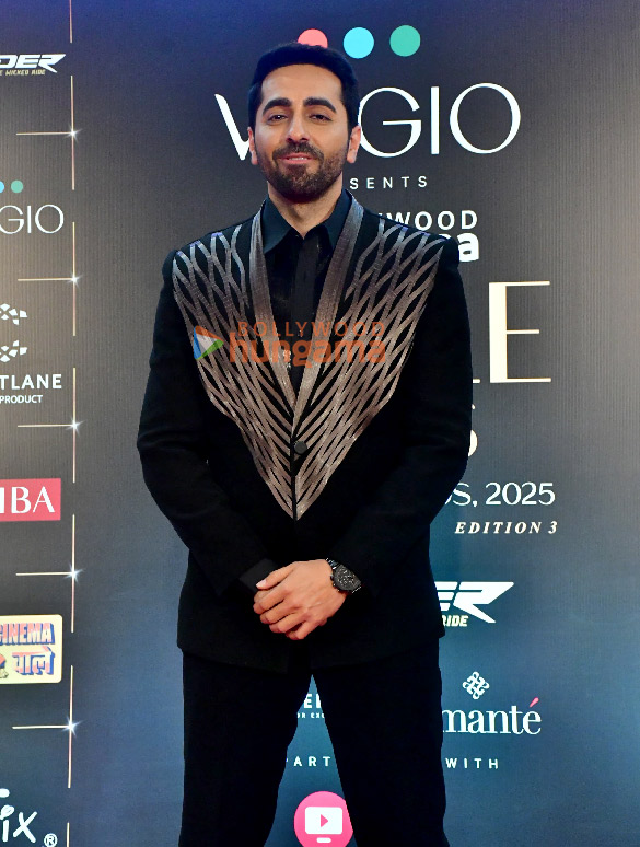 photos akshay kumar vidya balan tiger shroff sunny leone nushrratt bharuccha and others grace the red carpet at bollywood hungama style icons summit and awards 2025 1227 19