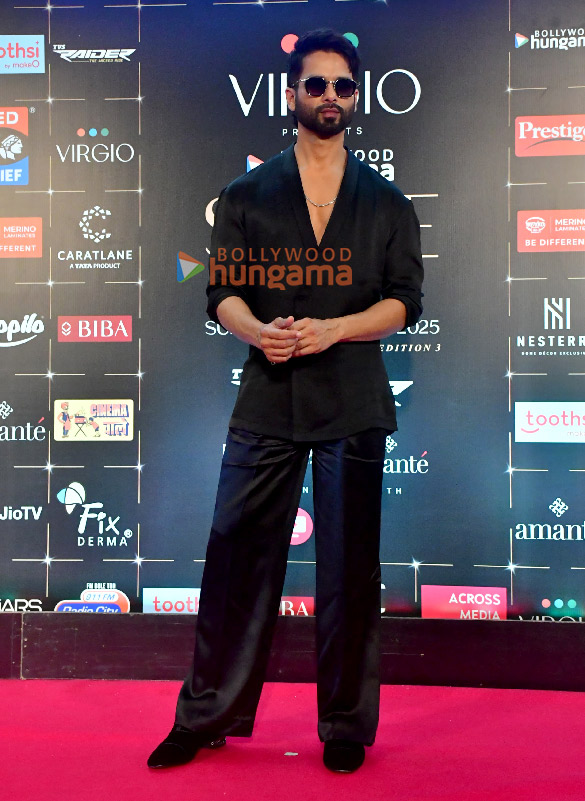 photos akshay kumar vidya balan tiger shroff sunny leone nushrratt bharuccha and others grace the red carpet at bollywood hungama style icons summit and awards 2025 1227 21