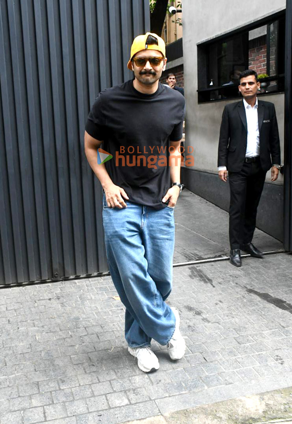 photos ali fazal and vijay varma snapped outside excel entertainments office in bandra 4