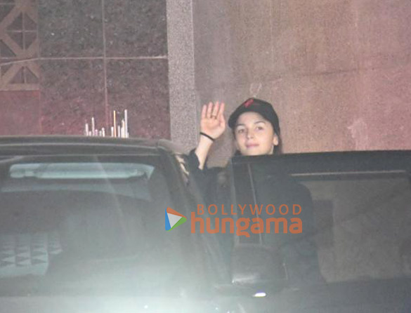 photos alia bhatt snapped outside a dance class in bandra 3