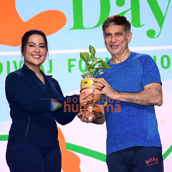 photos arjun kapoor nushrratt bharuccha attend amruta fadnavis yoga day with 1000 marginalised women 7