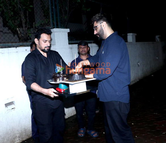 photos arjun kapoor snapped celebrating his birthday and cutting cake with the media 1