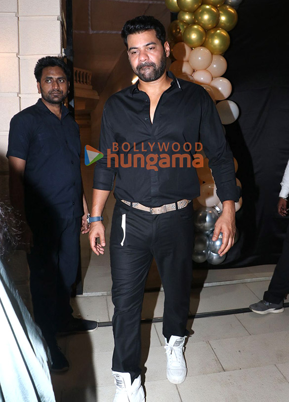 photos mouni roy pragya kapoor sussanne khan and others attend ektaa r kapoors birthday bash 9