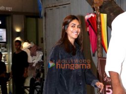 Photos: Mrunal Thakur snapped outside a salon in Andheri
