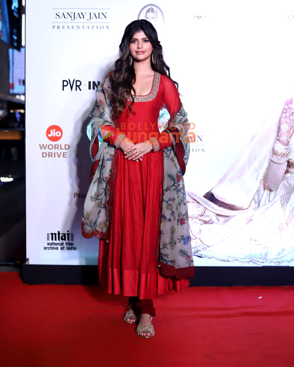 photos rekha aamir khan a r rahman alia bhatt janhvi kapoor simi garewal and others snapped at the re release premiere of umrao jaan 0065 6