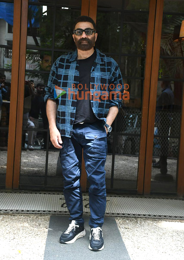 photos sunny deol snapped at gigi in bandra 2