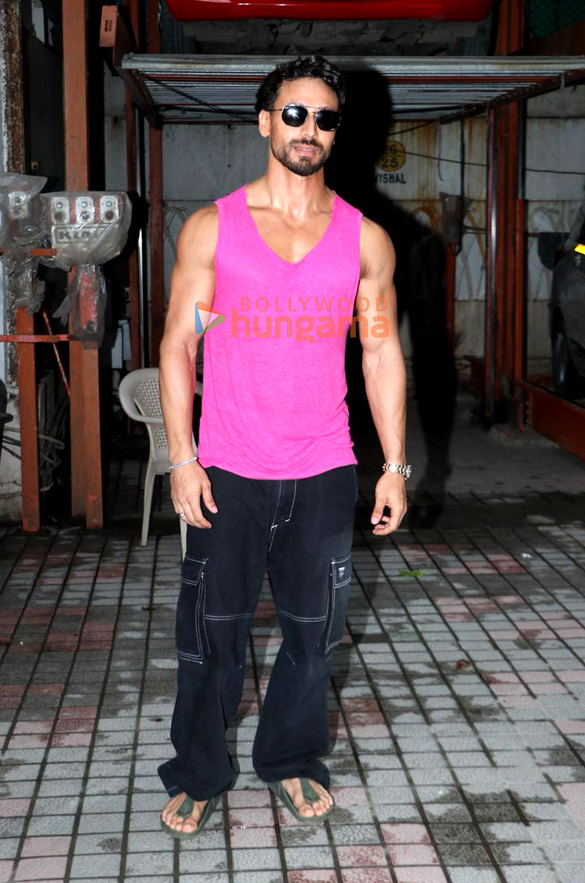 Photos: Tiger Shroff snapped in Andheri Photos: Tiger Shroff snapped in Andheri