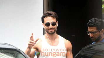 Photos: Tiger Shroff spotted outside clinic in Bandra