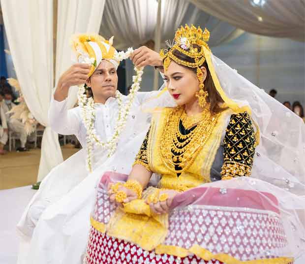 Randeep Hooda BREAKS silence on marrying Lin Laishram amid tension in Manipur: “As soon as our pheras finished, we could hear HUNDREDS of AK-47s going off. Lin’s brother told me, ‘Iss mahaul mein ek jaat hi aake yahaan shaadi kar sakta hai’” 47 : Bollywood News – Bollywood Hungama