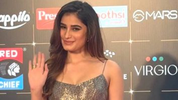 Rasha Thadani wearing shimmer gold dress for Bollywood Hungama’s Style Icon Awards