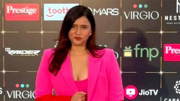Mannara in pink & red at Bollywood Hungama’s Style Icon Awards