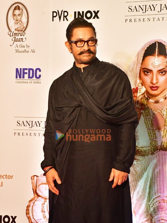 rekha aamir khan a r rahman alia bhatt janhvi kapoor simi garewal and others snapped at the re release premiere of umrao jaan 6