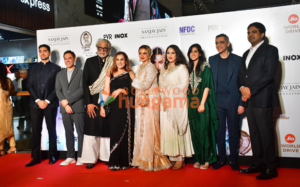 rekha aamir khan a r rahman alia bhatt janhvi kapoor simi garewal and others snapped at the re release premiere of umrao jaan 9