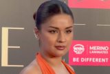 Avneet Kaur looks mesmerising in glam orange outfit at Bollywood Hungama’s Style Icon Award
