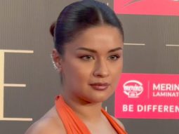 Avneet Kaur looks mesmerising in glam orange outfit at Bollywood Hungama’s Style Icon Award