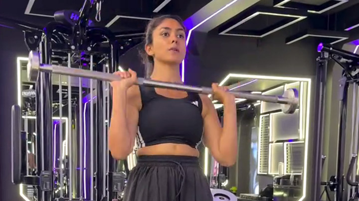 Mrunal Thakur’s Monday morning be like