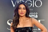 Chitrangda’s sleek blck outfit for Bollywood Hungama’s Style Icon Awards