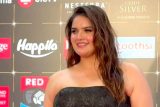 Redefining beauty! Anjali Anand in black for Bollywood Hungama’s Style Icon Awards