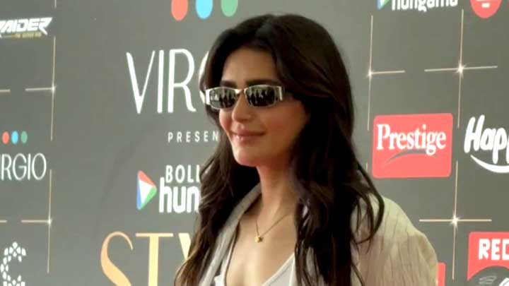 Rate her look! Karishma Tanna at Bollywood Hungama’s Style Icon Panel