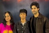Cousins reunite! Aaman Devgan & Yug Devgn pose together