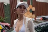 Elnaaz Norouzi looks so fit n fine